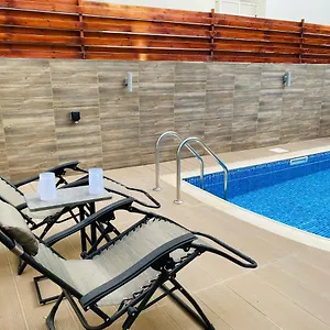 gaia-residence-in-larnaca.larnacahotels.org/