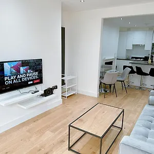 massive-flat-near-greenwich-park-with-office.cambridgehotelsuk.com/